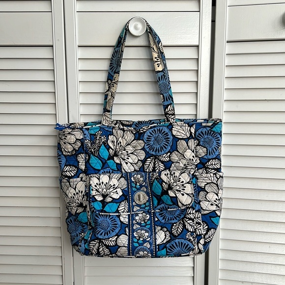 Vera Bradley Handbags - Vera Bradley • Retired Blue Bayou Shoulder Tote